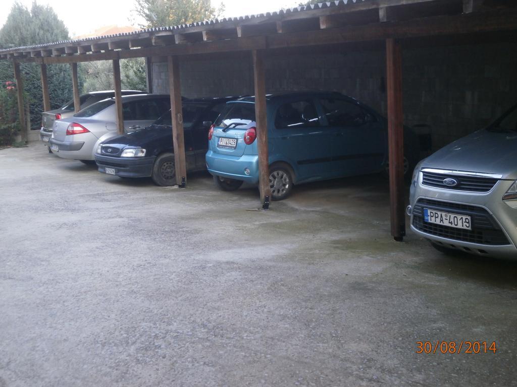 Ioannis Avrades Apartments Agiakampos  Exterior photo