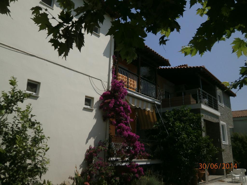 Ioannis Avrades Apartments Agiakampos  Exterior photo