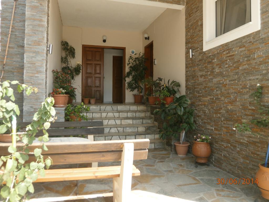 Ioannis Avrades Apartments Agiakampos  Exterior photo