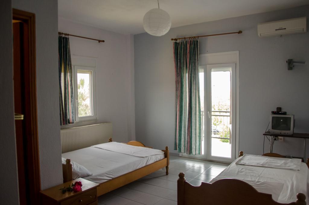 Ioannis Avrades Apartments Agiakampos  Exterior photo