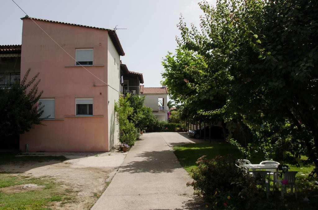 Ioannis Avrades Apartments Agiakampos  Exterior photo