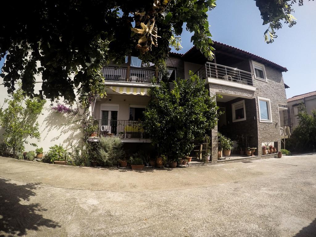 Ioannis Avrades Apartments Agiakampos  Exterior photo