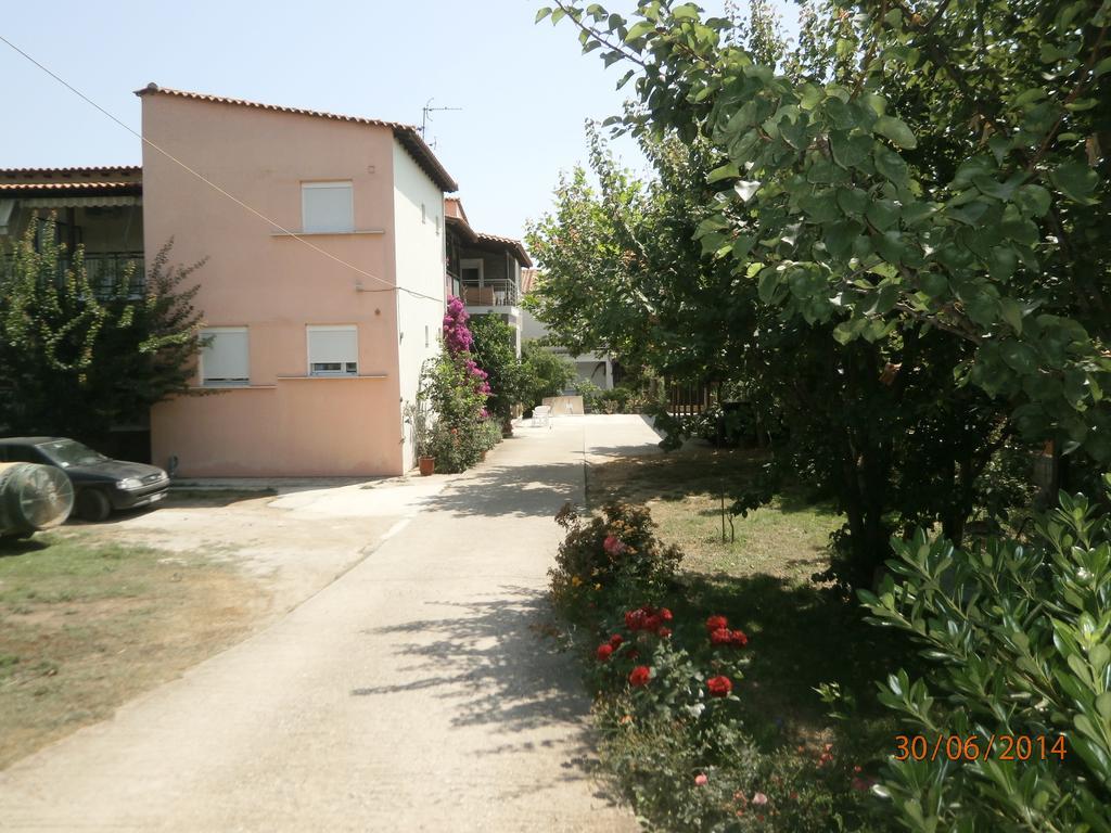 Ioannis Avrades Apartments Agiakampos  Exterior photo